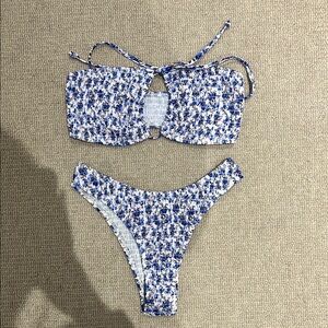 (NWOT) SHEIN Blue and White Patterned Bikini
